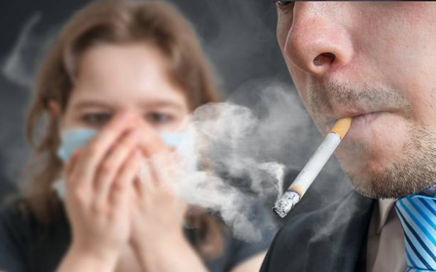 Hút thuốc và hít phải khói thuốc lá là nguyên nhân nhiễm độc phổi hàng đầu