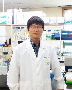 Giáo sư, tiến sĩ Seong-Soo Roh