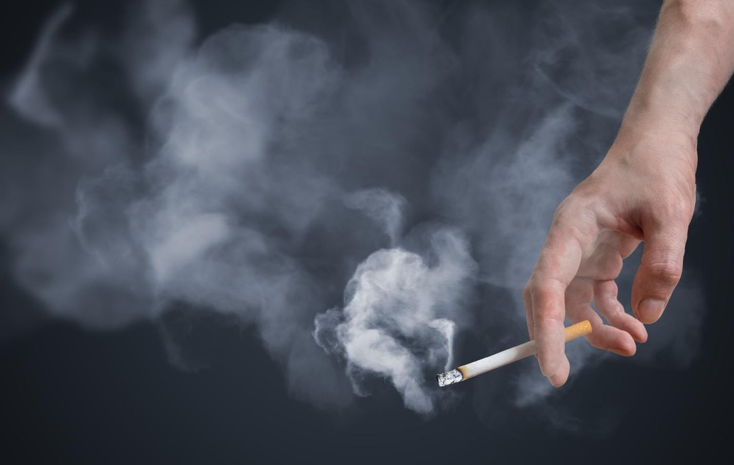 Hút thuốc lá có thể làm tăng nguy cơ mắc các bệnh tâm thần